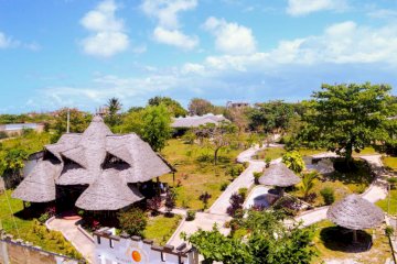 Zanzi Rest Bungalows