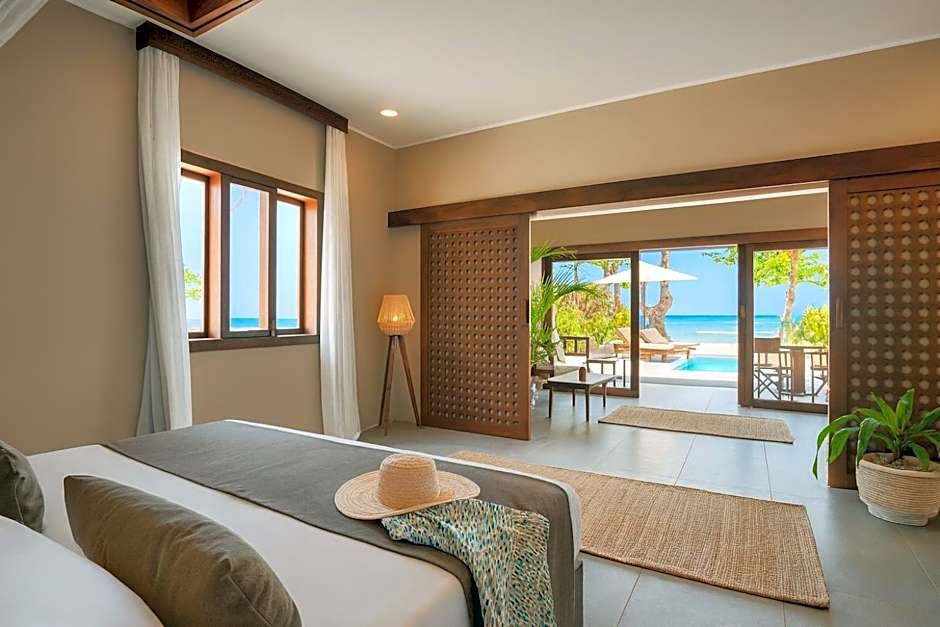 Beach front suite with pool
